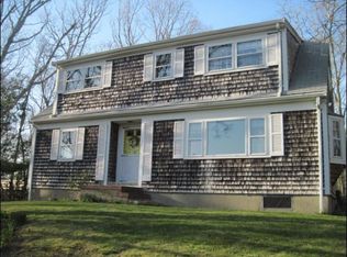 17 Lindsley Rd, Falmouth, MA 02540