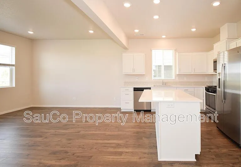 2269 Livesay Ln — Photo 8