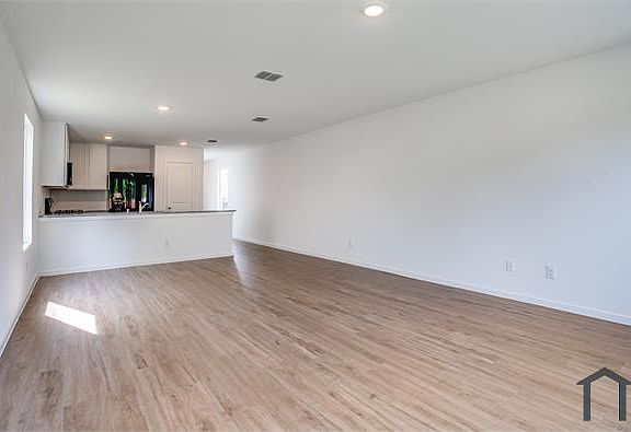 2nd image of 4216 Belmont Dr