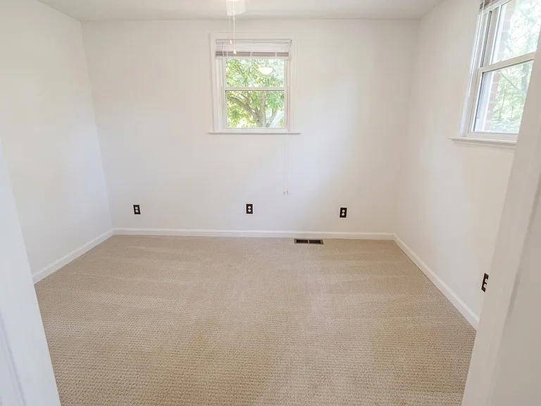 4020 Fieldcrest Rd — Photo 8