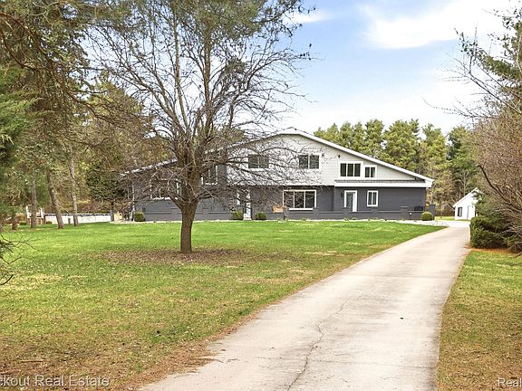4th image of 9239 Lange Rd