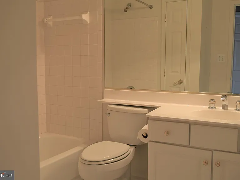8933 Royal Astor Way — Photo 35