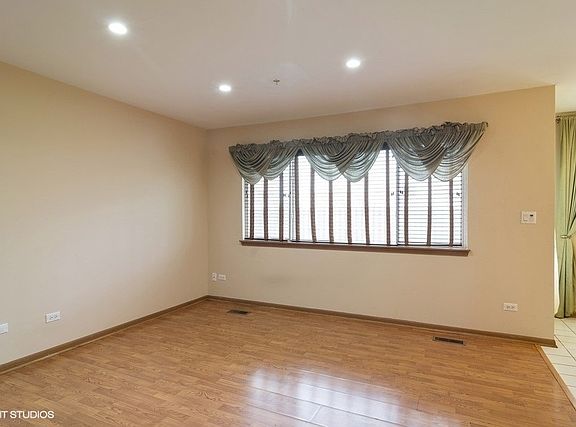 4th image of 618 E Whispering Oaks Ct #618