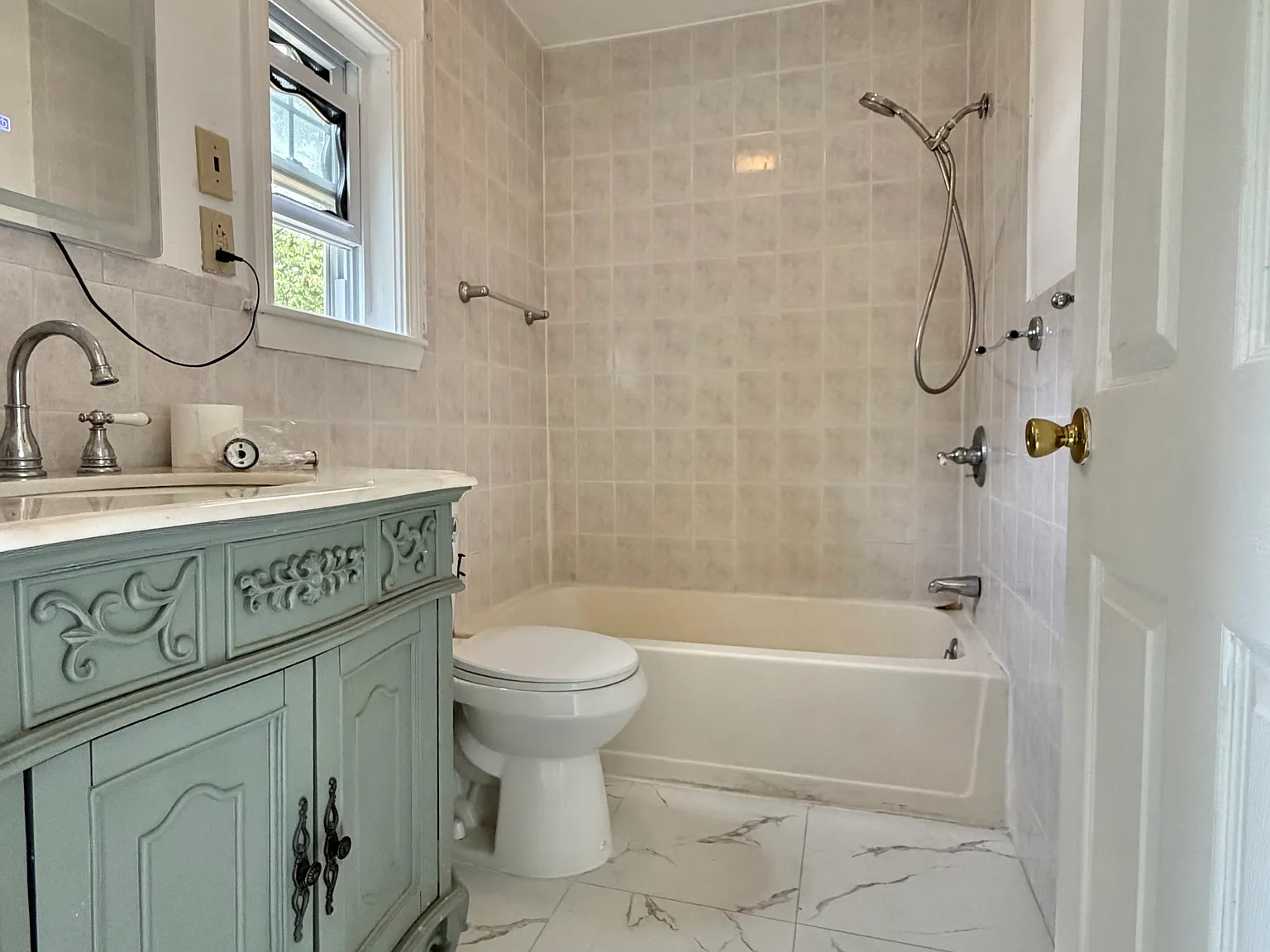 2 bed, 750 sqft, $2,200 — Photo 4