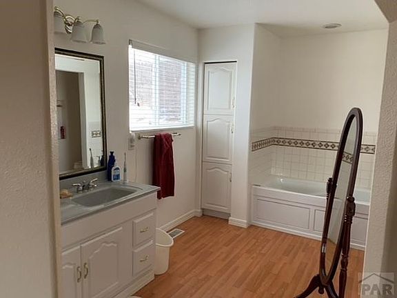 5th image of 5210 Antoinette Ln