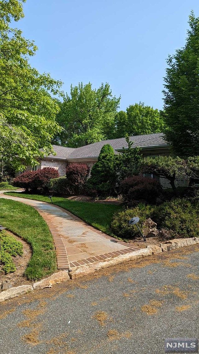 218 Truman Dr, Cresskill, NJ 07626 MLS 23026057 Zillow