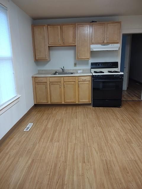 1st image of 189 E Main St