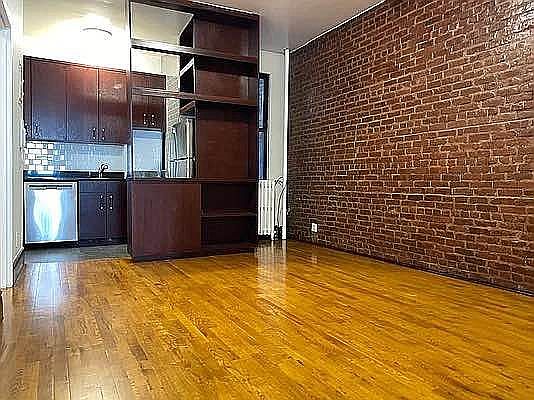 4th image of 24 W 125th St #3