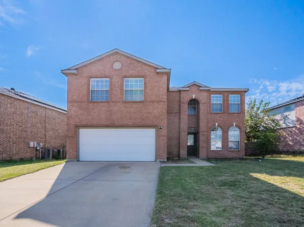 1129 Roundhouse Dr, Saginaw, TX 76131