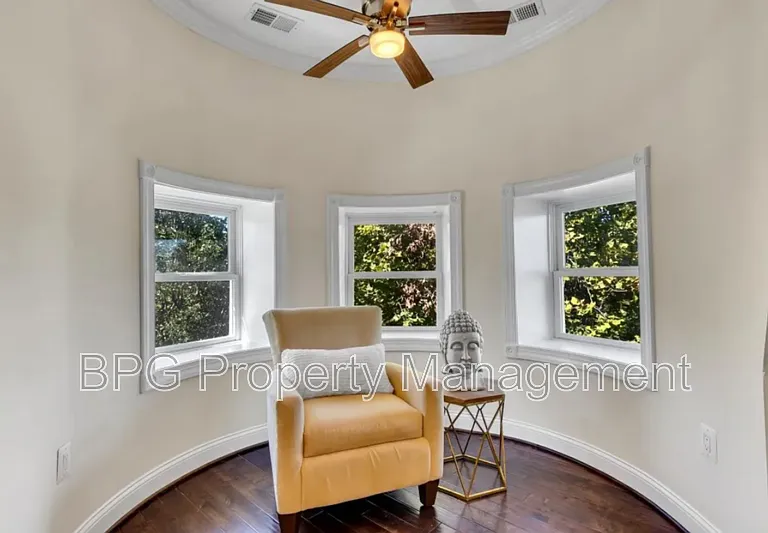 901 N Carolina Ave SE #2 — Photo 28
