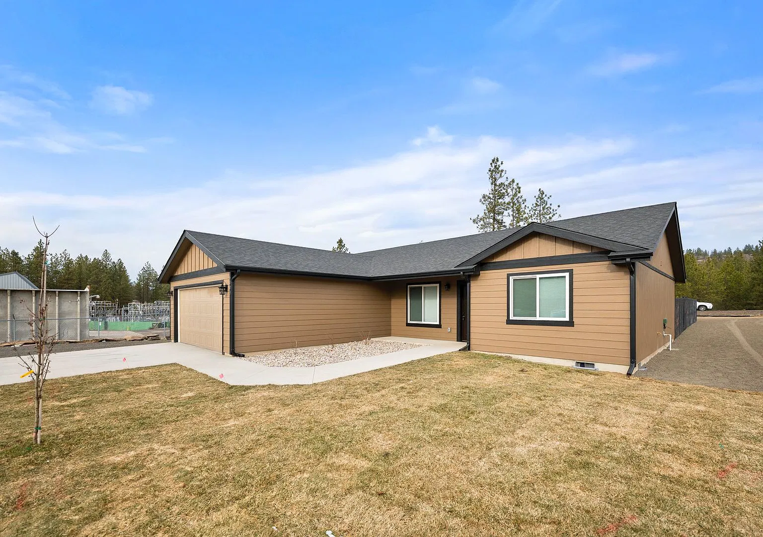 6003 Hwy 291 Nine Mile Falls, WA 99026- NuKey Realty & Property Management LLC — Photo 2