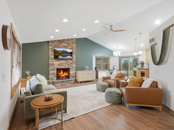 1647 Valley Quail Dr, River Falls, WI 54022