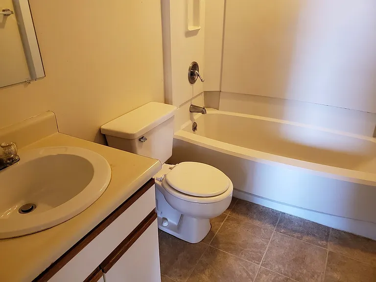 Charming Apartments in Prime Lancaster City Location - Walking distance of Central Market! — Photo 11