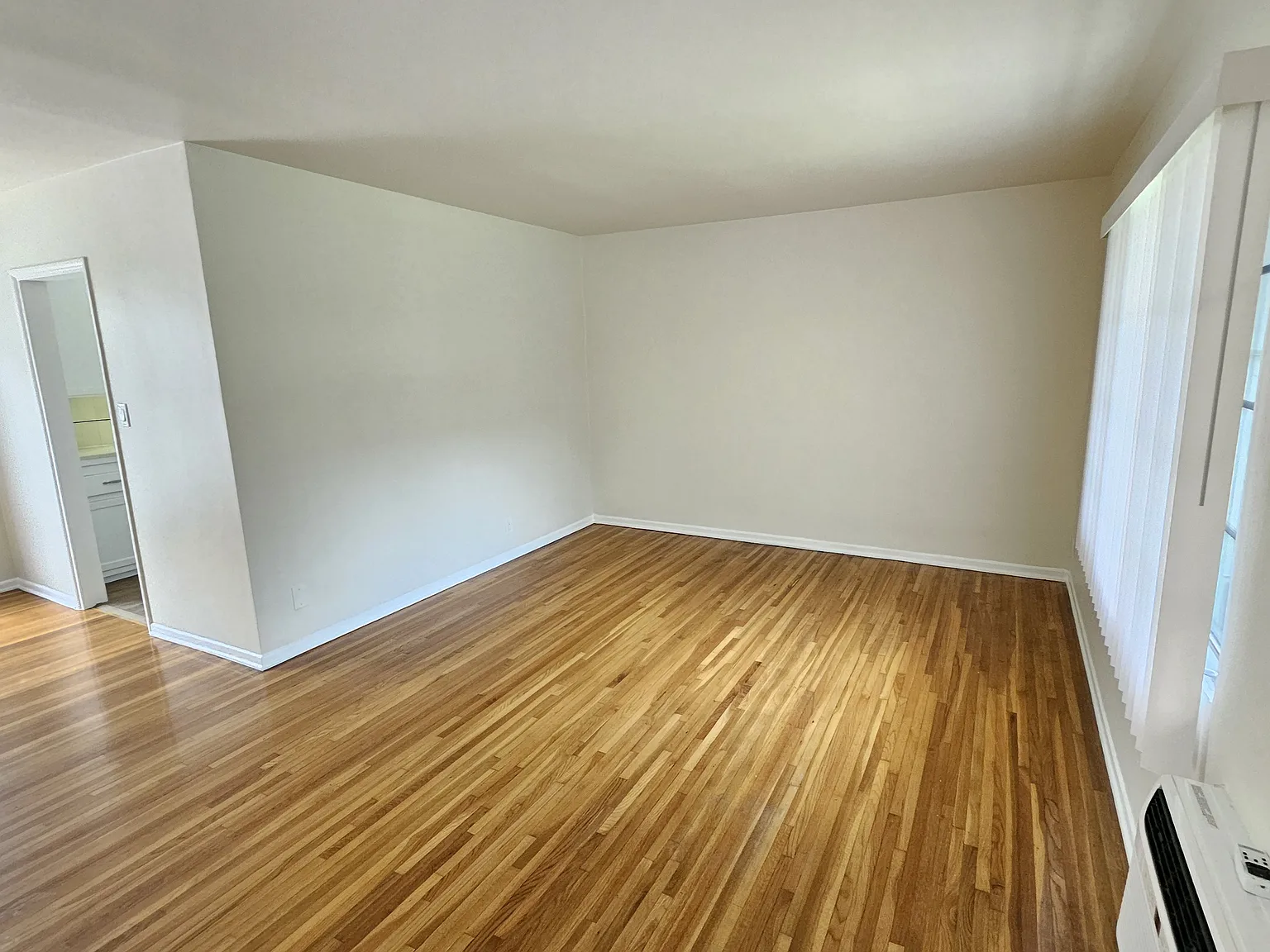 1 bed, 520 sqft, $2,250 — Photo 2