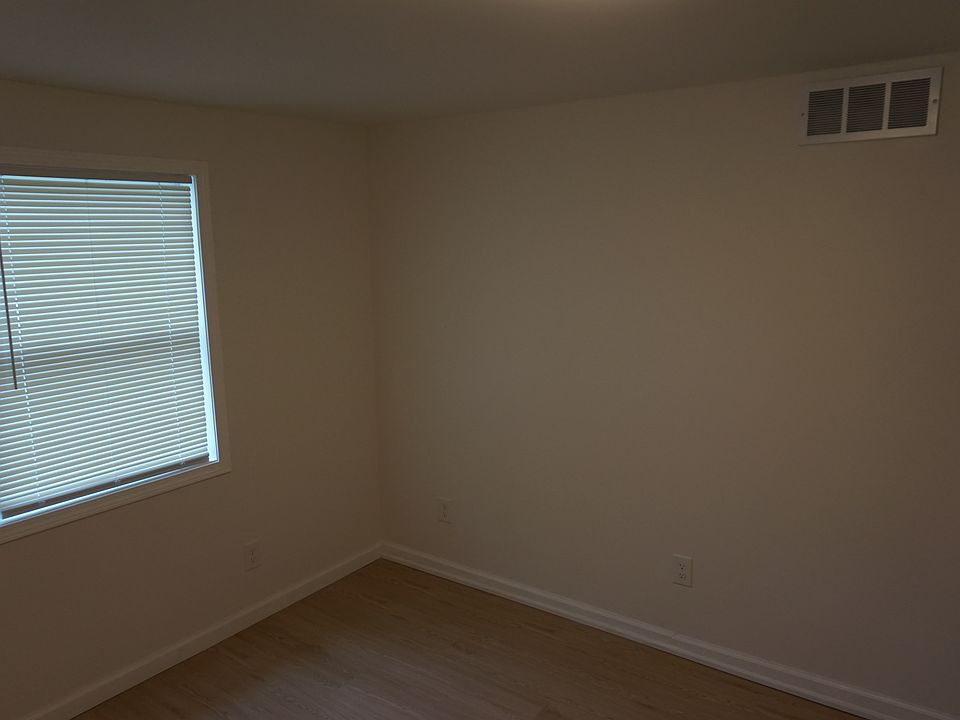 4166 Allen St, photo 11