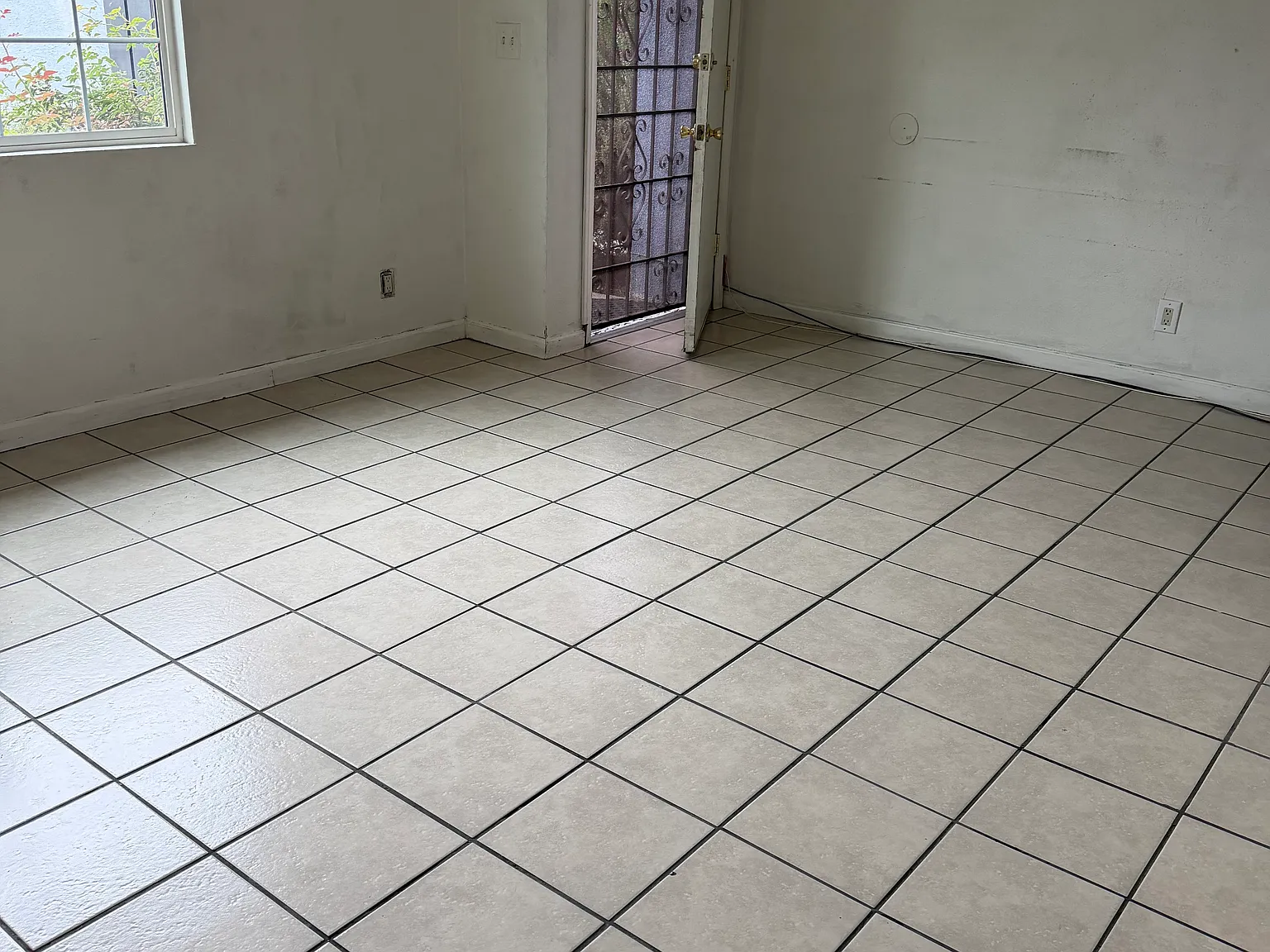 2 bed, 896 sqft, $2,450 — Photo 3