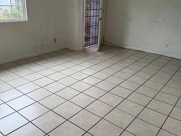 3rd image of 5622 Gage Ave #1/2