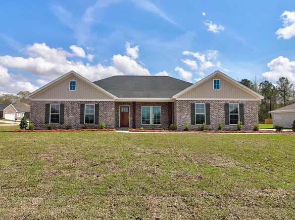 201 Courtland Dr, Dothan, AL 36301