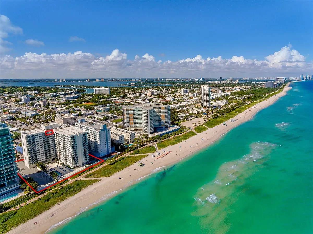Building Photo - 6917 Collins Ave #L-102