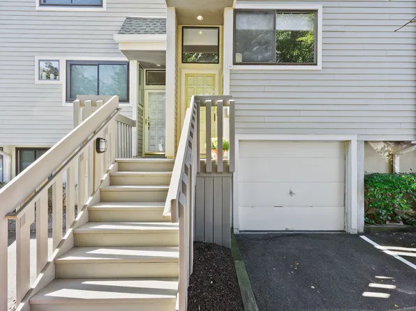 194 Sunrise Hill Road #194, Norwalk, CT 06851