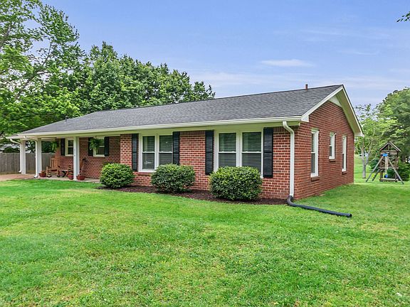 2nd image of 214 Lakeview Dr