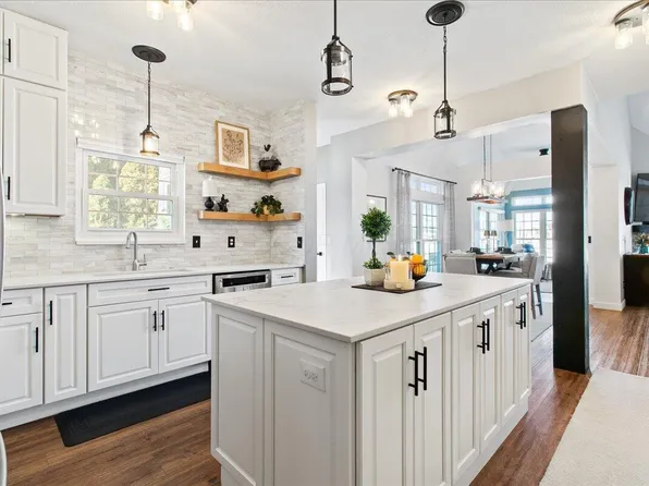 7542 Deer Valley Xing, Powell, OH 43065