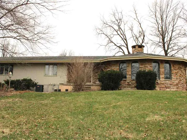 230 N Navajo Ln, North English, IA 52316