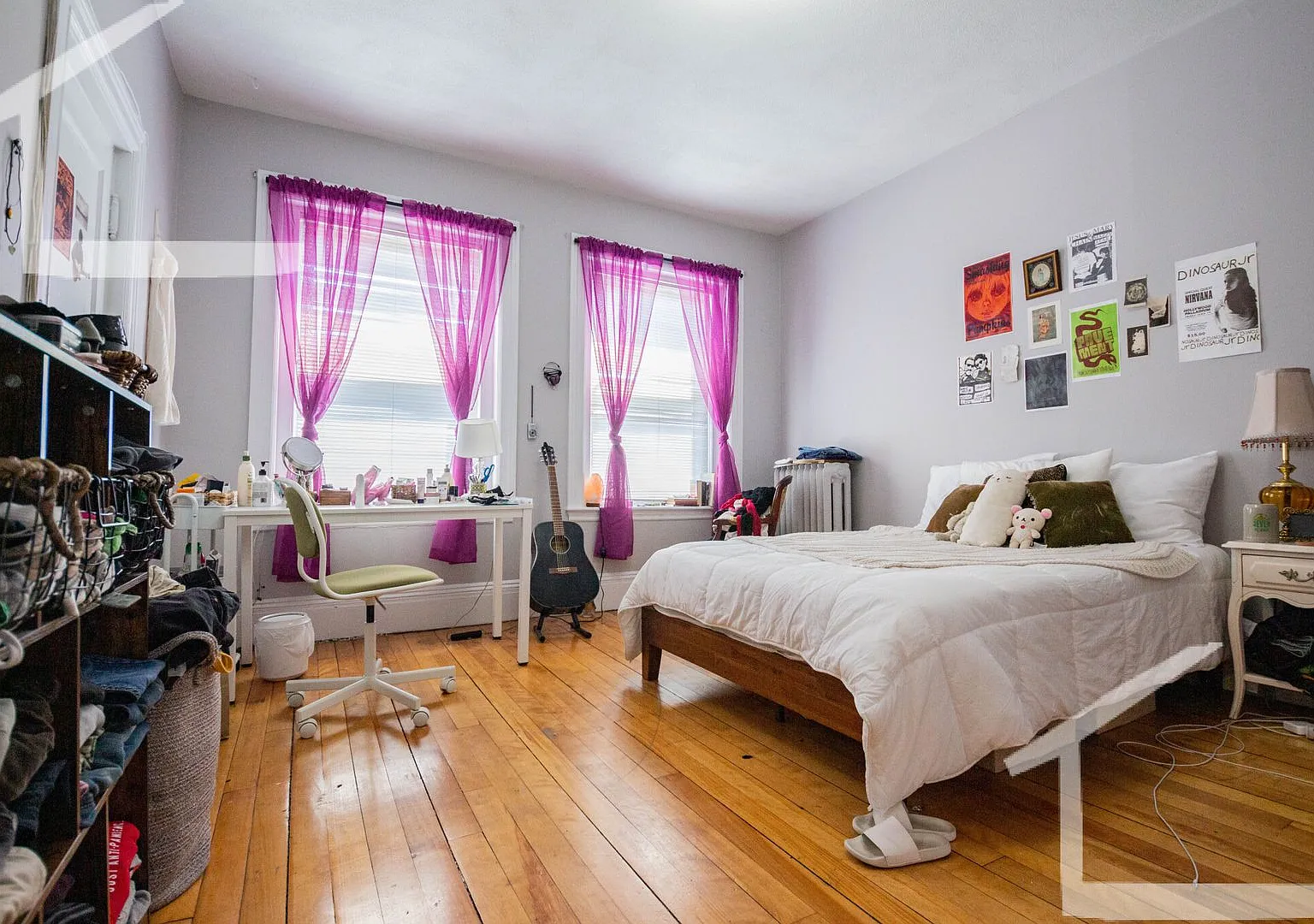 Nice 4 bed next to the green line in Allston — Photo 1