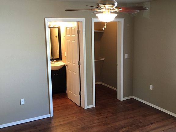 2nd image of 512 S Gray St #B