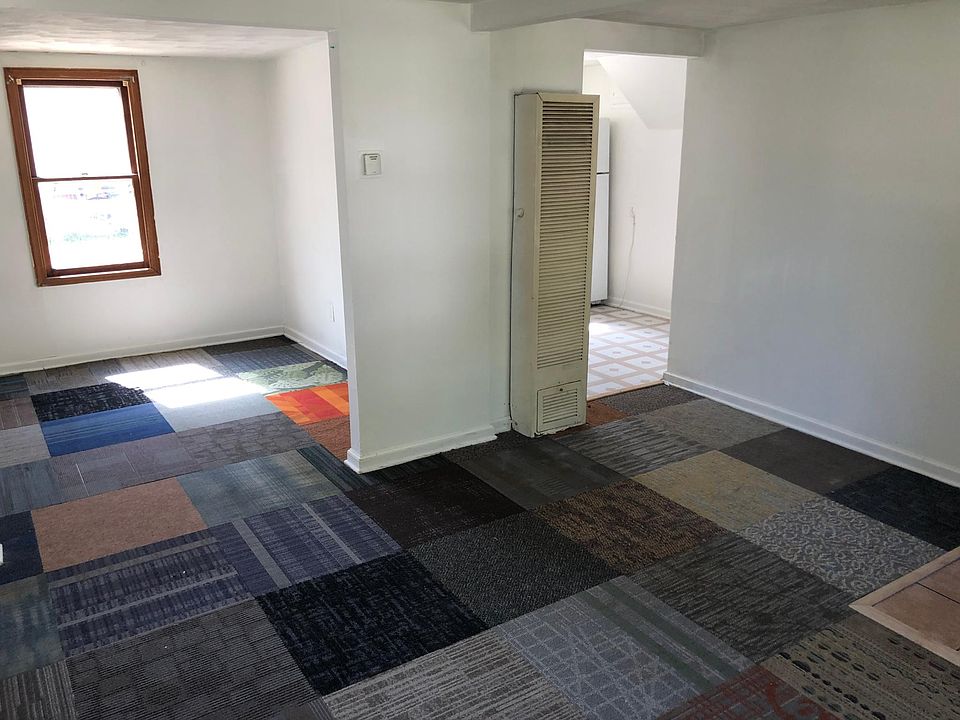 1st image of 305 E 12th St #3