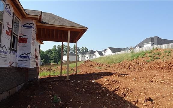 3rd image of 47 Creekview Vlg