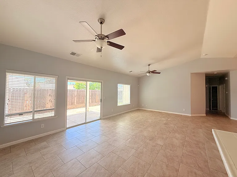 1786 Gibson Ave — Photo 25
