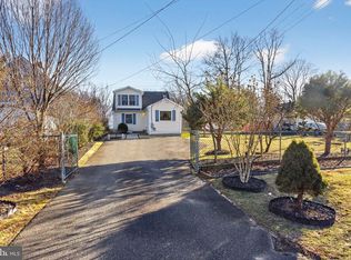 81 Ribsam St, Hamilton, NJ 08619