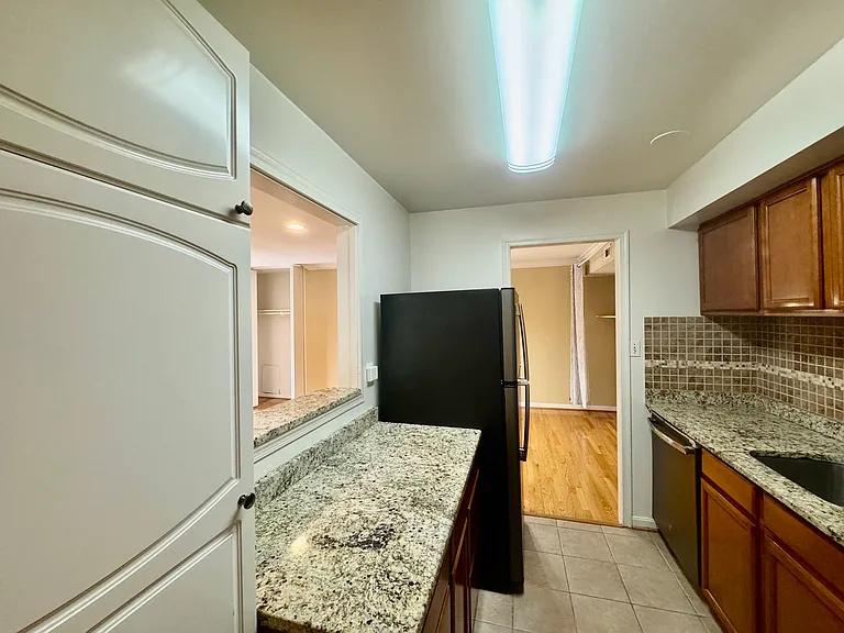 138 Birch St #C1 — Photo 10
