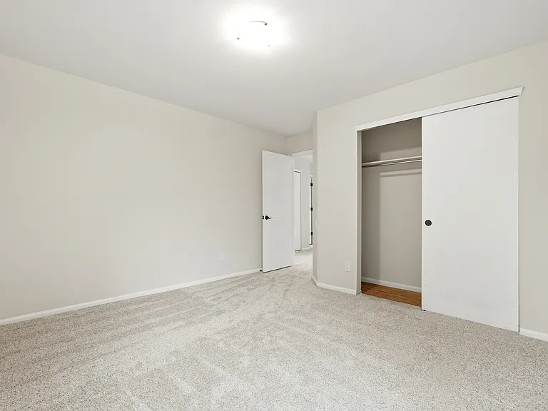 204 Corby Pl — Photo 40