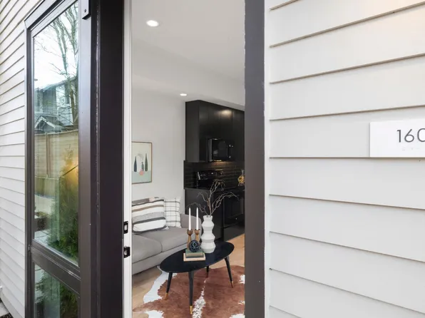 Watts Rowhouses, 1350 N Watts St #160, Portland, OR 97217