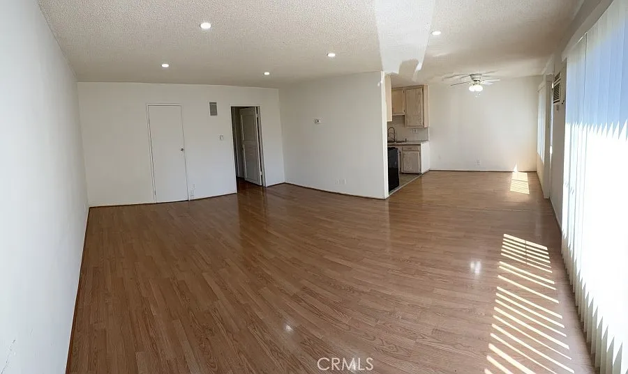 1 bed, 980 sqft, $2,000 — Photo 2