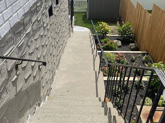 4th image of 30 Bronxville Ln Floor 1