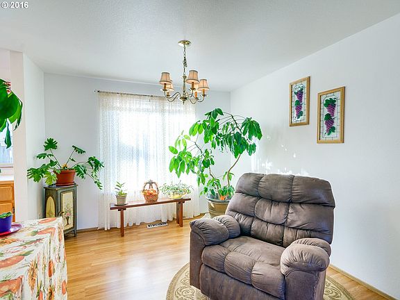 5th image of 9502 NE 134th Ave