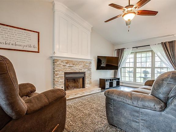 4th image of 1316 Oxford Pl