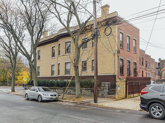 5th image of 285 Palisade Ave