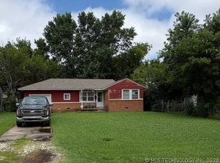 6715 E Queen St, Tulsa, OK 74115