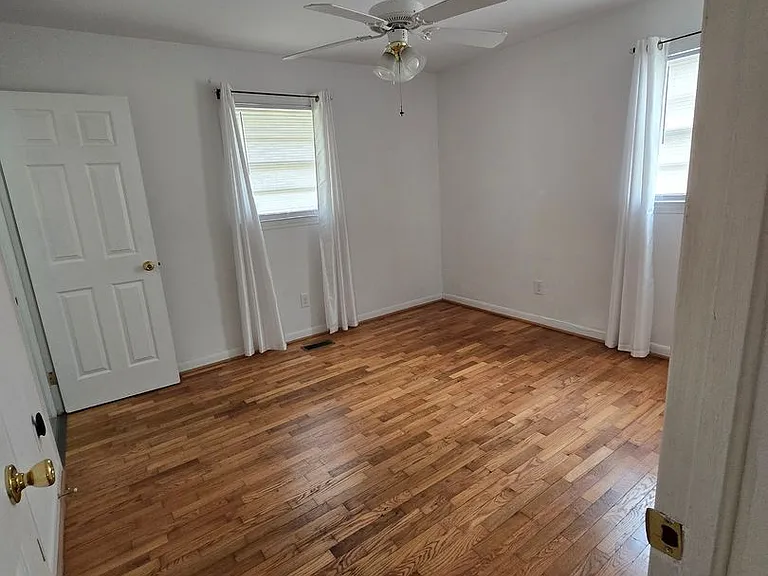 3120 Phillies Cir — Photo 2
