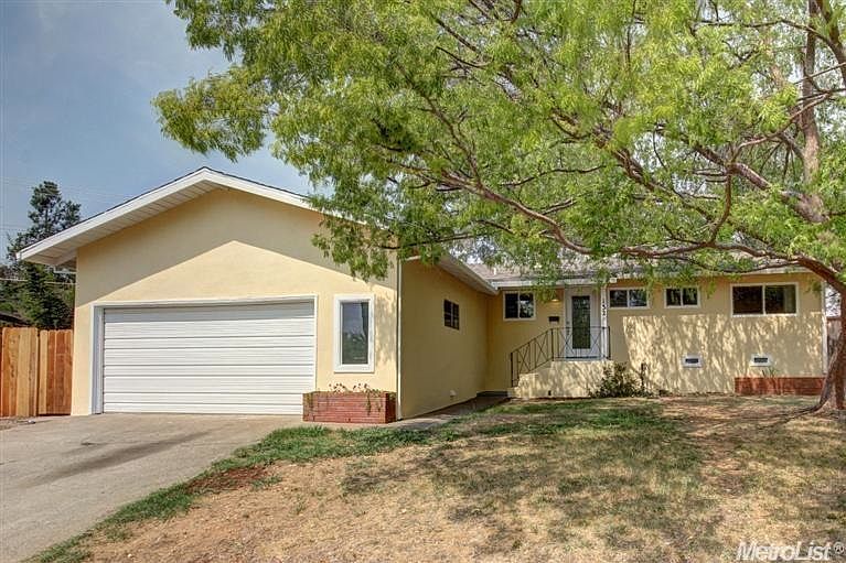 1st image of 132 Penaranda Dr