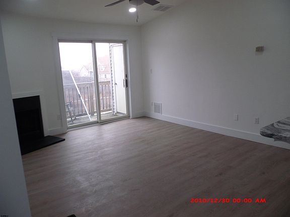 4th image of 700 N Franklin Blvd Unit 1008