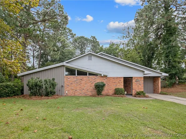 2621 Elmhurst Dr, Fayetteville, NC 28304