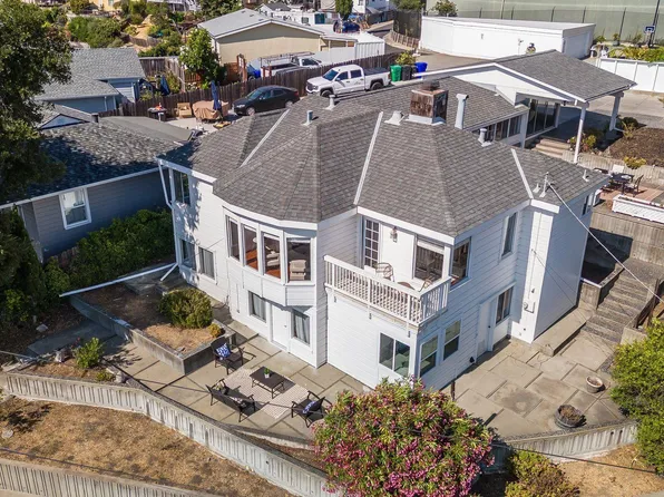 17351 President Dr, Castro Valley, CA 94546