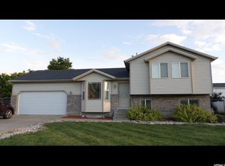 2301 W 1680 N, Clinton, UT 84015
