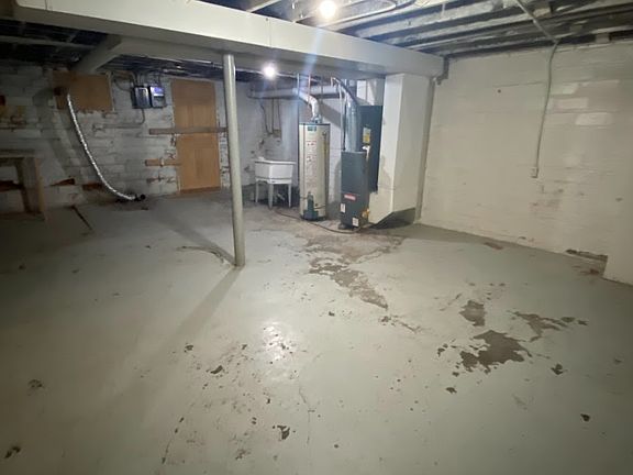 5th image of 137 N 33rd St APT E