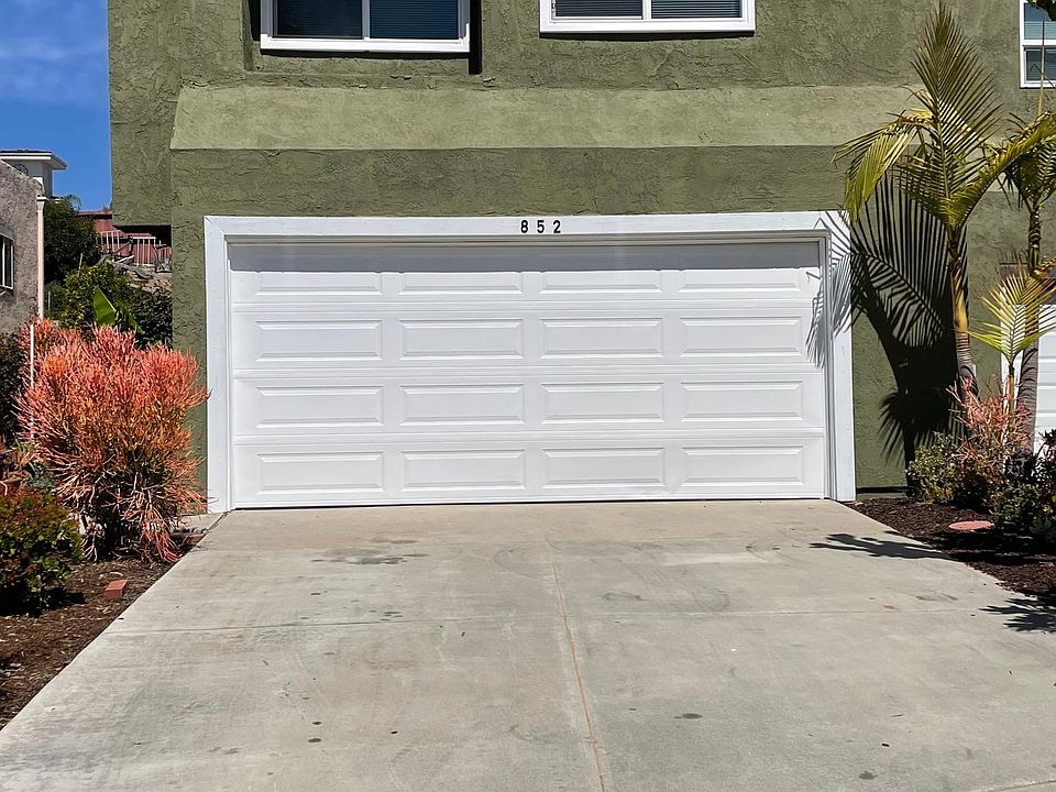 1st image of 852 Mola Vista Way